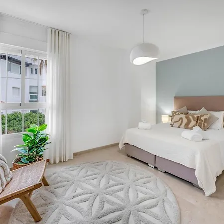 Апартаменты Lxr Bahia De 3hab Beachfront Марбелья