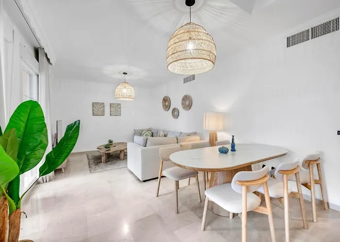 Lxr Bahia De 3hab Beachfront Apartment Marbella