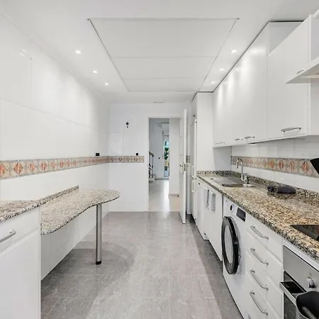 Lxr Bahia De 3hab Beachfront Марбелья