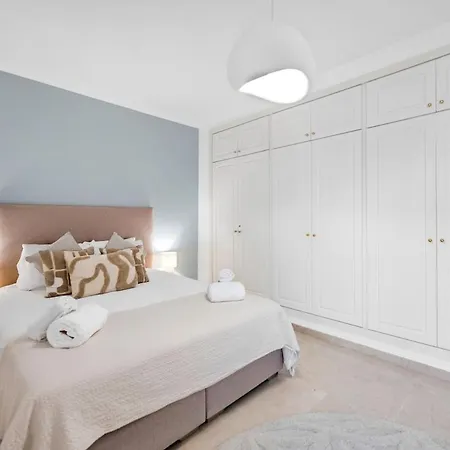 Lxr Bahia De 3hab Beachfront * Марбелья