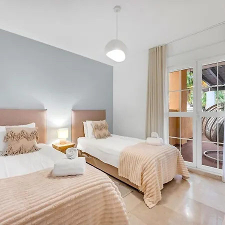 Lxr Bahia De 3hab Beachfront * Марбелья